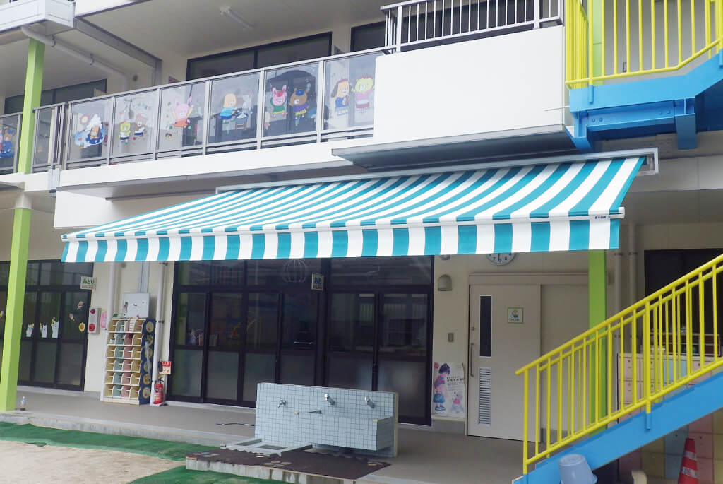 幼稚園オーニングテント